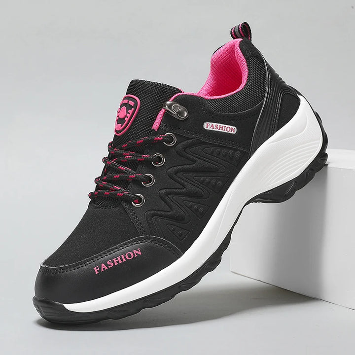 Anti Slip Walking Shoes Suitable for Outdoor Exploration and Travel