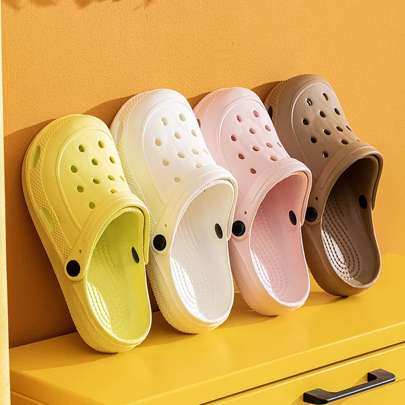 2025 New Men's and Women's Hole Shoes Summer Indoor and Outdoor Couples foam Light