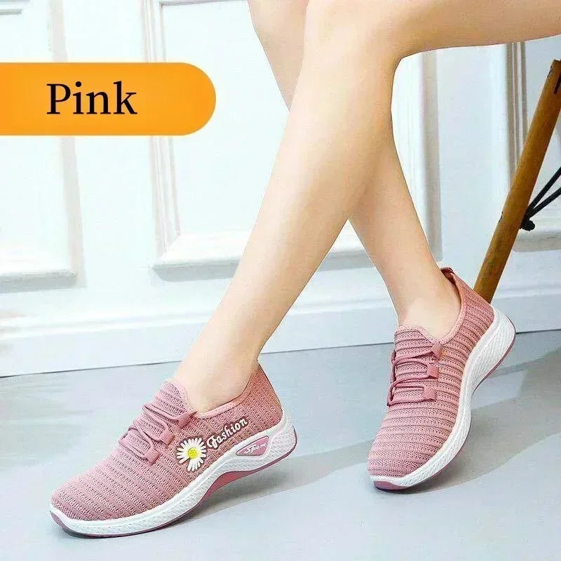 Fashionable sports shoes for women