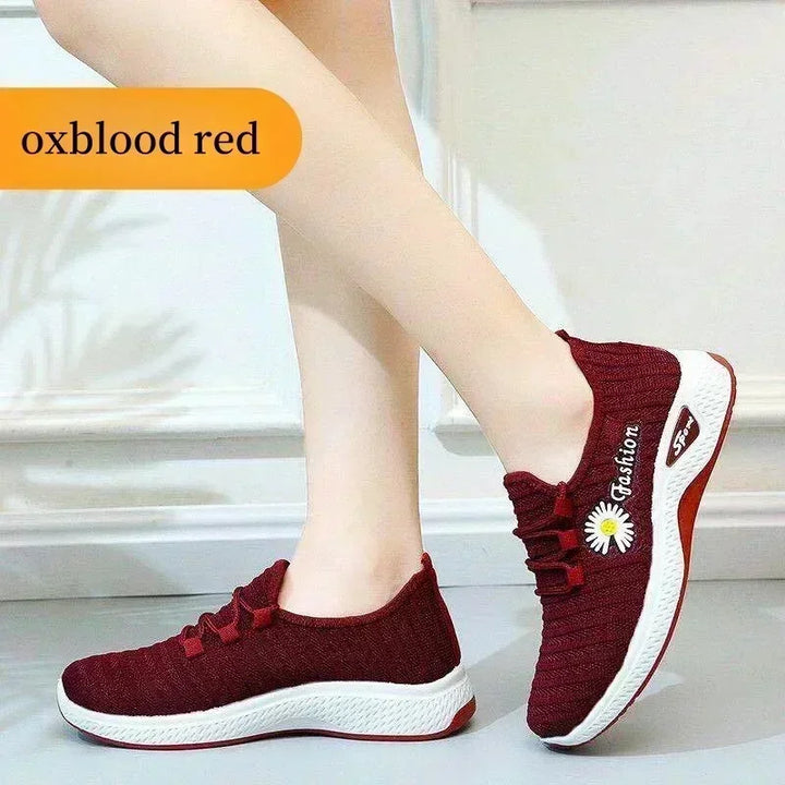 Fashionable sports shoes for women