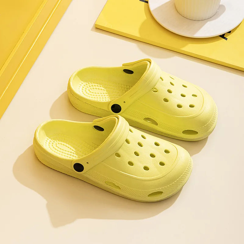 2025 New Men's and Women's Hole Shoes Summer Indoor and Outdoor Couples foam Light